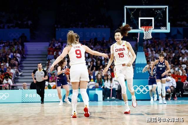 贝尔：最喜欢进球是欧冠决赛倒钩；我当评论员不是为了上头条（贝尔直言最难忘进球是欧冠决赛倒钩：当评论员并非为博头条）