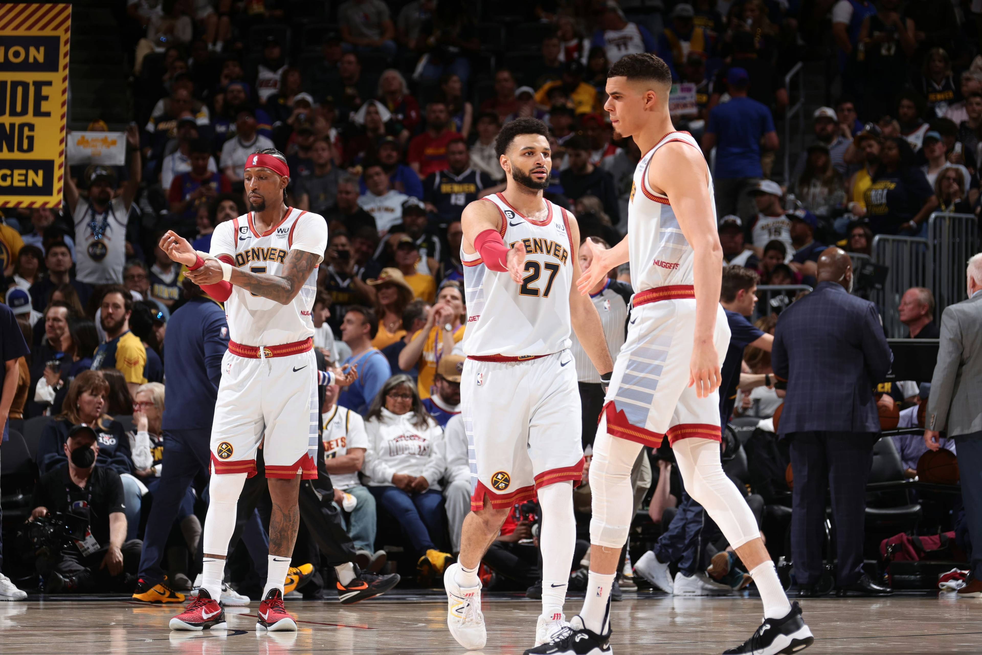 比萨vs拉齐奥 卡利亚里vs萨索洛（比萨对阵拉齐奥，卡利亚里迎战萨索洛）