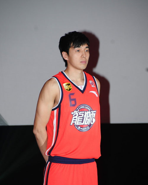 意媒：布雷默和鲁加尼今日参与全队合练，弗拉霍维奇在旁观看（意媒：布雷默、鲁加尼今日随队合练，弗拉霍维奇在场边观战）