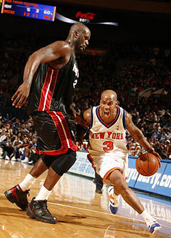 记者：申花今日奔赴天津，战津门虎应该会面临破密集防守难题（申花今日赴津战津门虎，破解密集防守成关键）