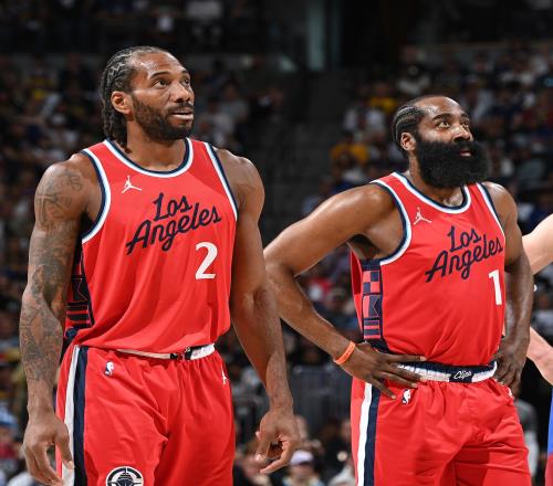 亚足联官方：成都蓉城因在亚冠单场5人染黄被罚款2500美元（亚足联处罚：成都蓉城亚冠单场5黄牌，罚款2500美元）