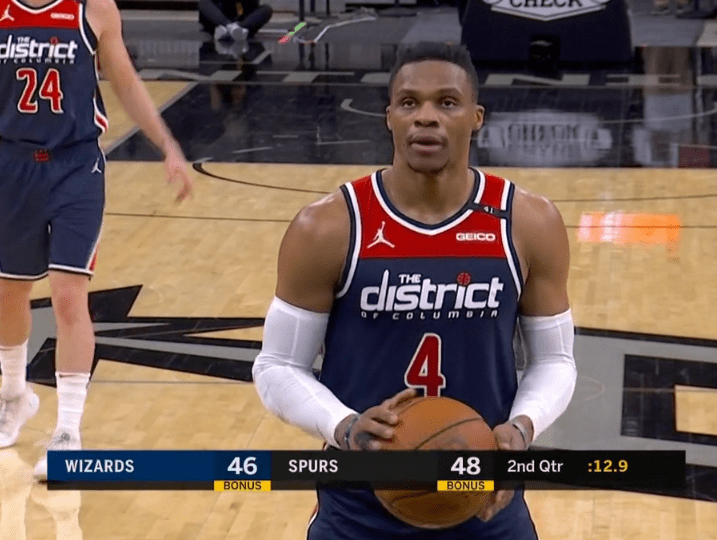 跟队：拉师傅仍因个人事务缺席训练，出战毕包可能性未被排除（队记：拉师傅因私事继续缺席训练，出战毕包并非无望）