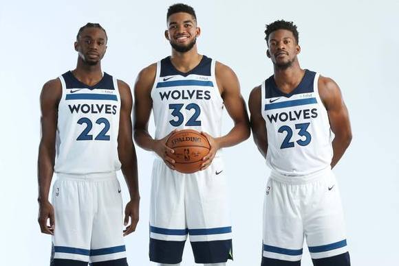 每体：7500人无法及时入场，反对派斥责拉波尔塔侮辱巴萨会员（每体：7500人未能按时入场，反对派痛斥拉波尔塔侮辱巴萨会员）