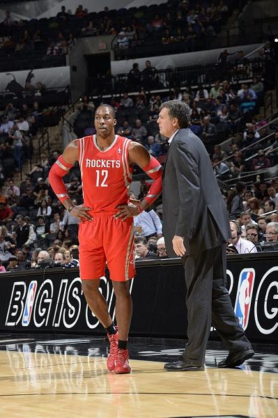 科莫0-0卡利亚里，平分秋色（科莫与卡利亚里0-0握手言和）