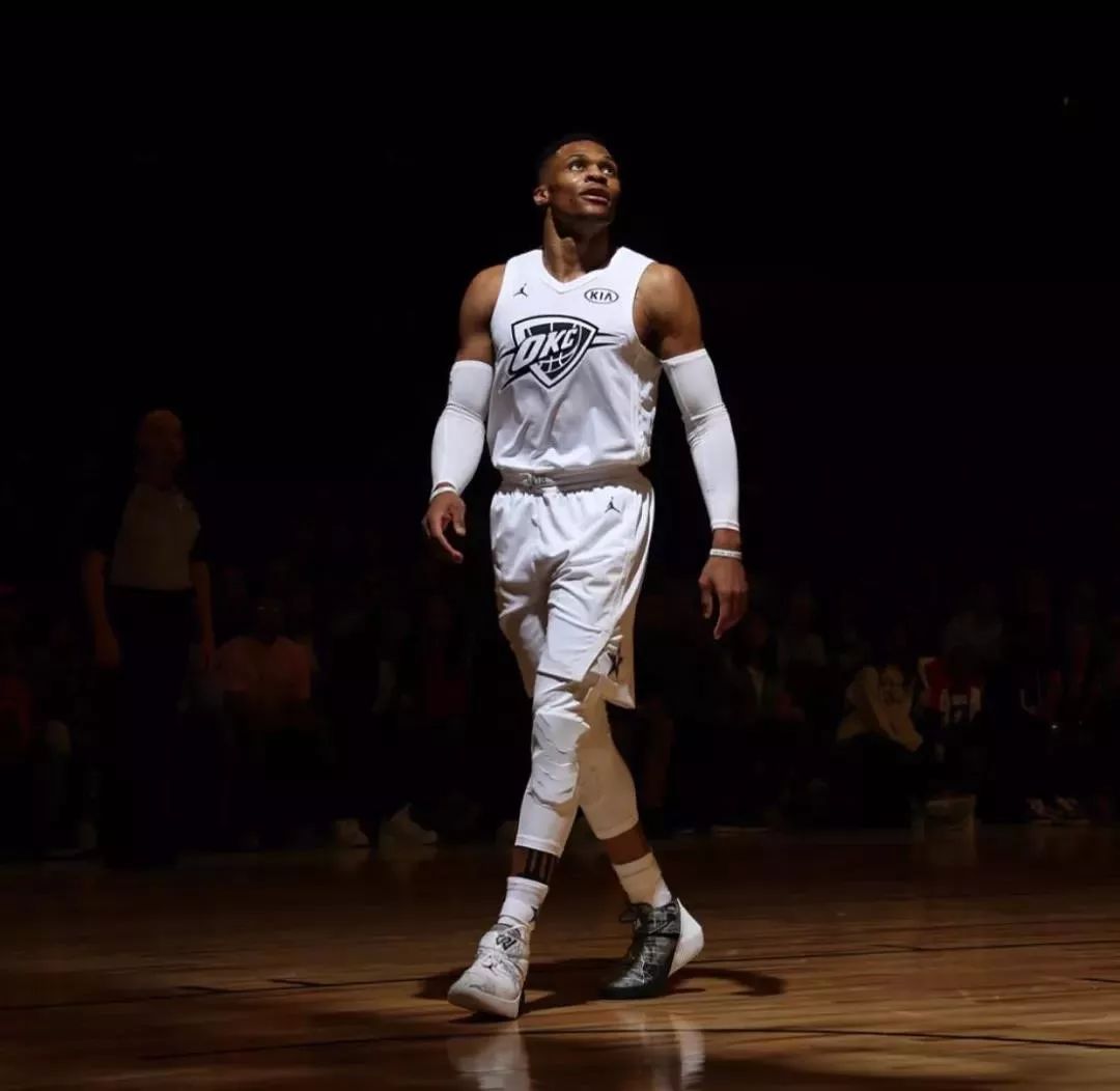 町田泽维亚主场逆袭蔚山HD，亚冠精英联赛东亚区排名上升（町田泽维亚主场逆转蔚山HD，亚冠精英联赛东亚区名次攀升）