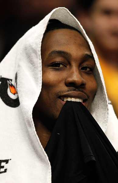 NBA球员数据榜：字母哥助攻领跑,（NBA球员数据排行：字母哥助攻居首）